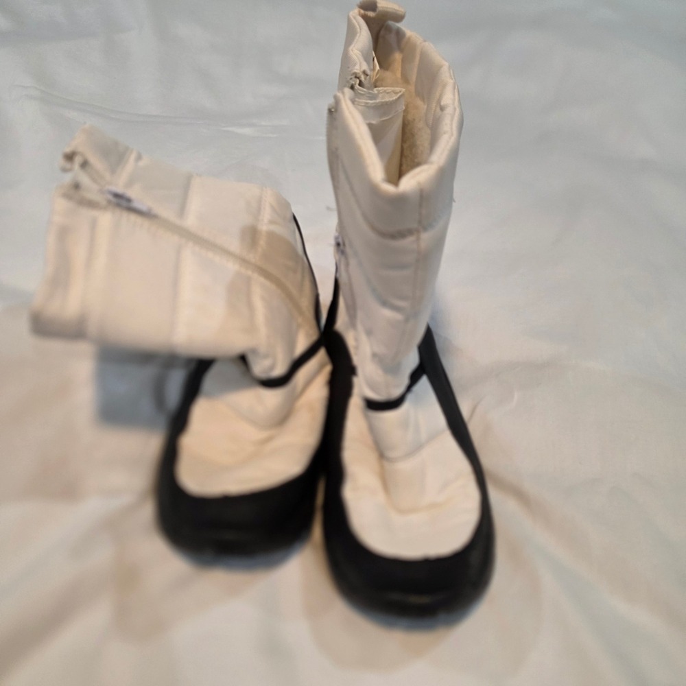 Polar Edge Snow Boots Women's 7 White Black Quilted Zip Up Winter Puffer Good